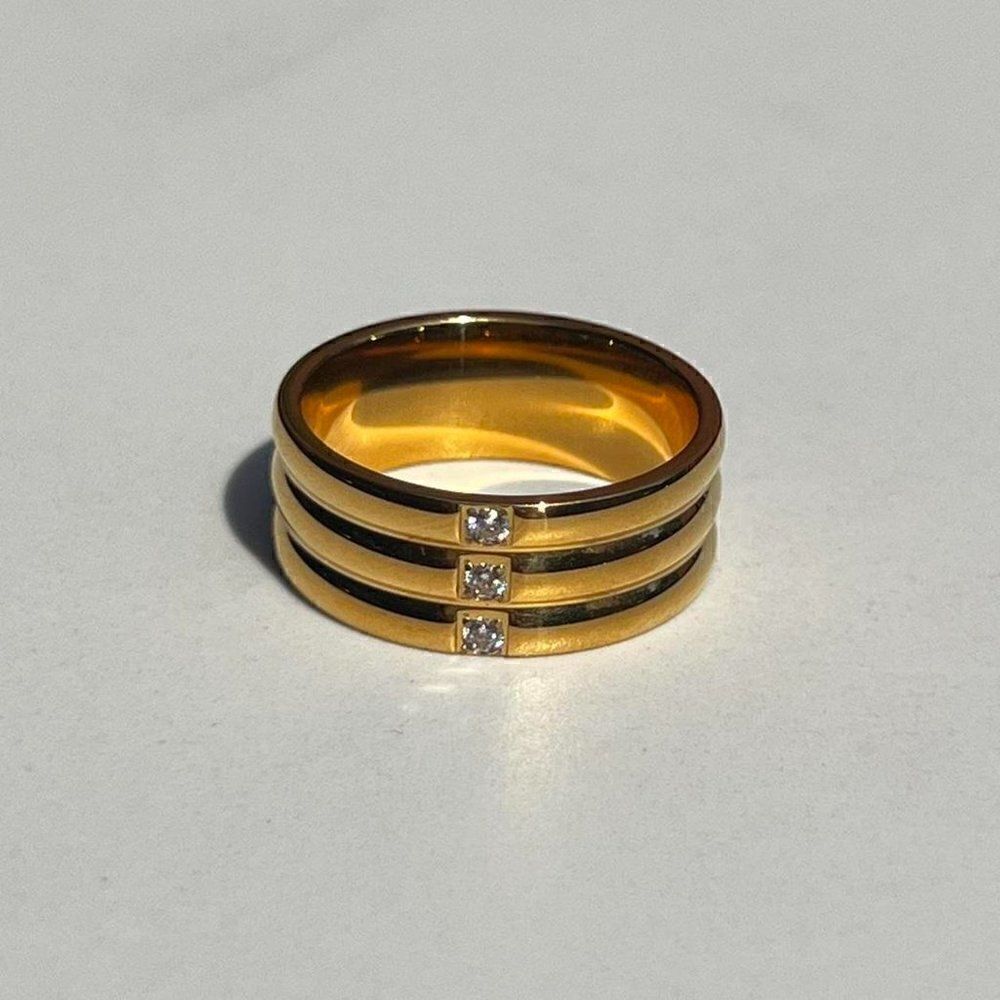 New! “Eva” Gold Ring - Picture 3 of 3